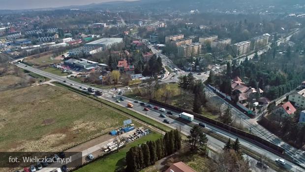 Nowy wze drogowy na wyjedzie z Wieliczki chce wybudowa 13 firm