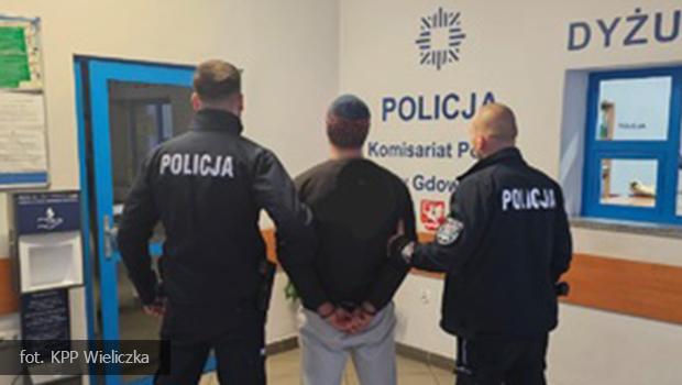 Policjanci zatrzymali narkotykowego dilera oraz jego klienta